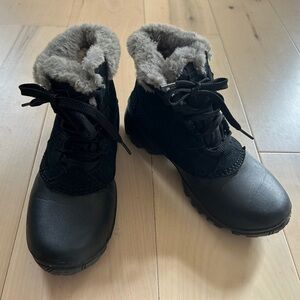 Columbia Shorty Boots Omni Technology & Grip Faux Fur 200g, Size 7